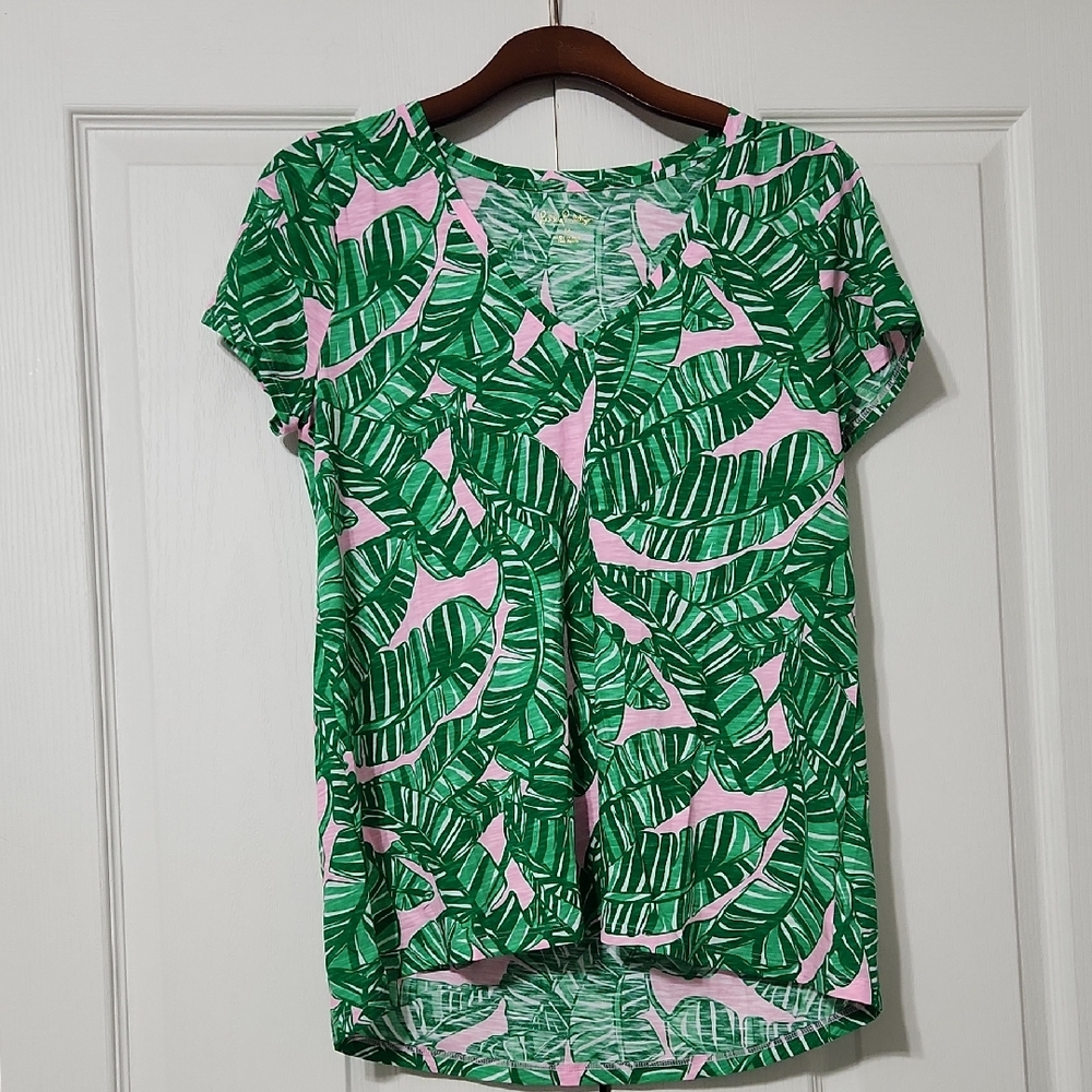 NWT Lilly Pulitzer Etta V-neck Top. Size M